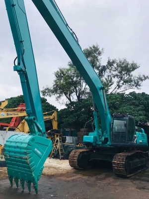 De Gehechtheid van het Graafwerktuiglong reach boom Kobelco van Ce 18M met Emmer en Cilinder