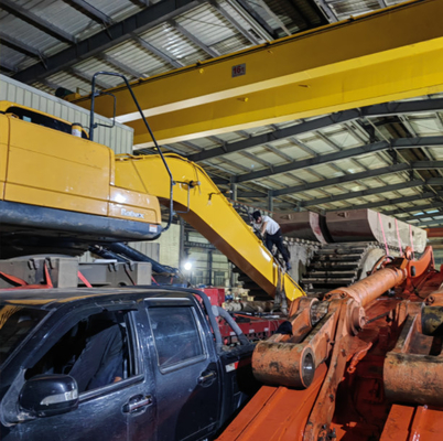 Modder die Amfibische Lange Bereikboom schoonmaken, Uitbaggerend Graafwerktuig Long Boom