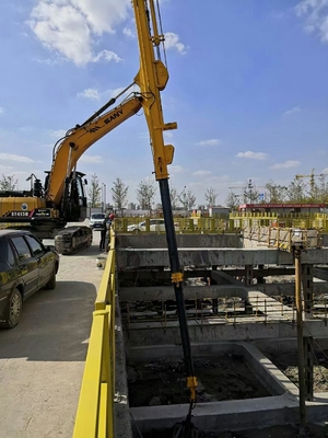 Driedelige telescopische giek betonpomp graafmachine long reach giek voor CAT Hitachi Kobelco