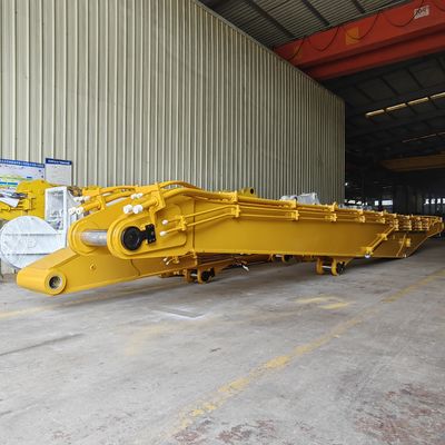 Een graafmachine met armstapel, een boemer met kerncomponenten en een lager