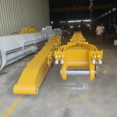 Een graafmachine met armstapel, een boemer met kerncomponenten en een lager